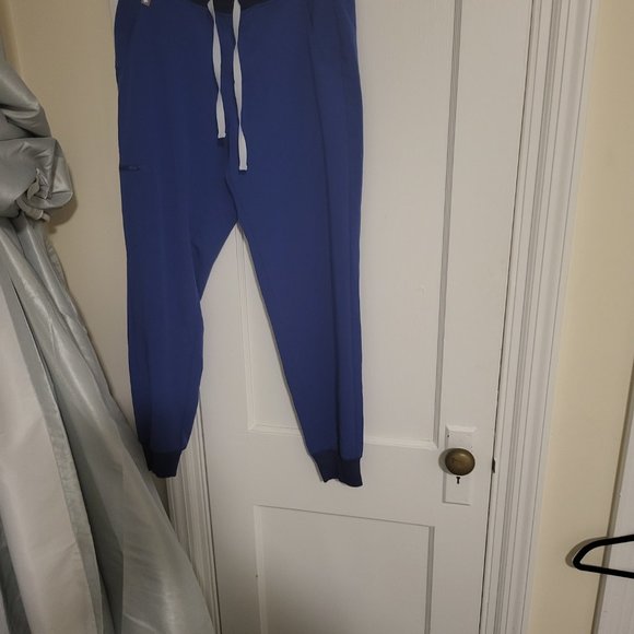 FIGS -BLUES Bundle, few NWT, or gently worn, all like new or new - Picture 6 of 11